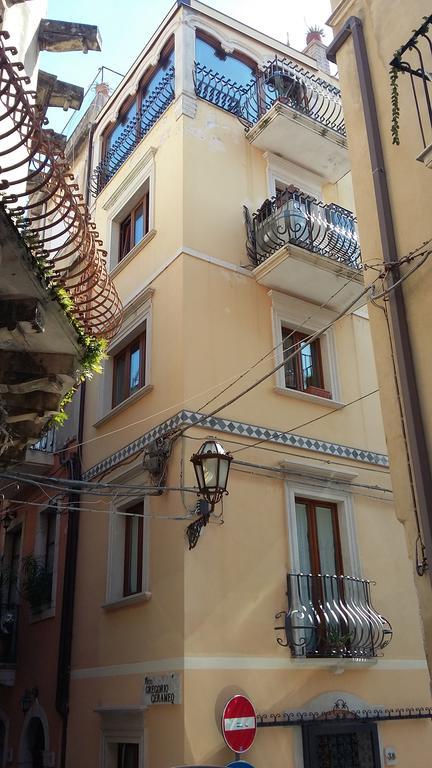 Taormina Rainbow House Daire Dış mekan fotoğraf