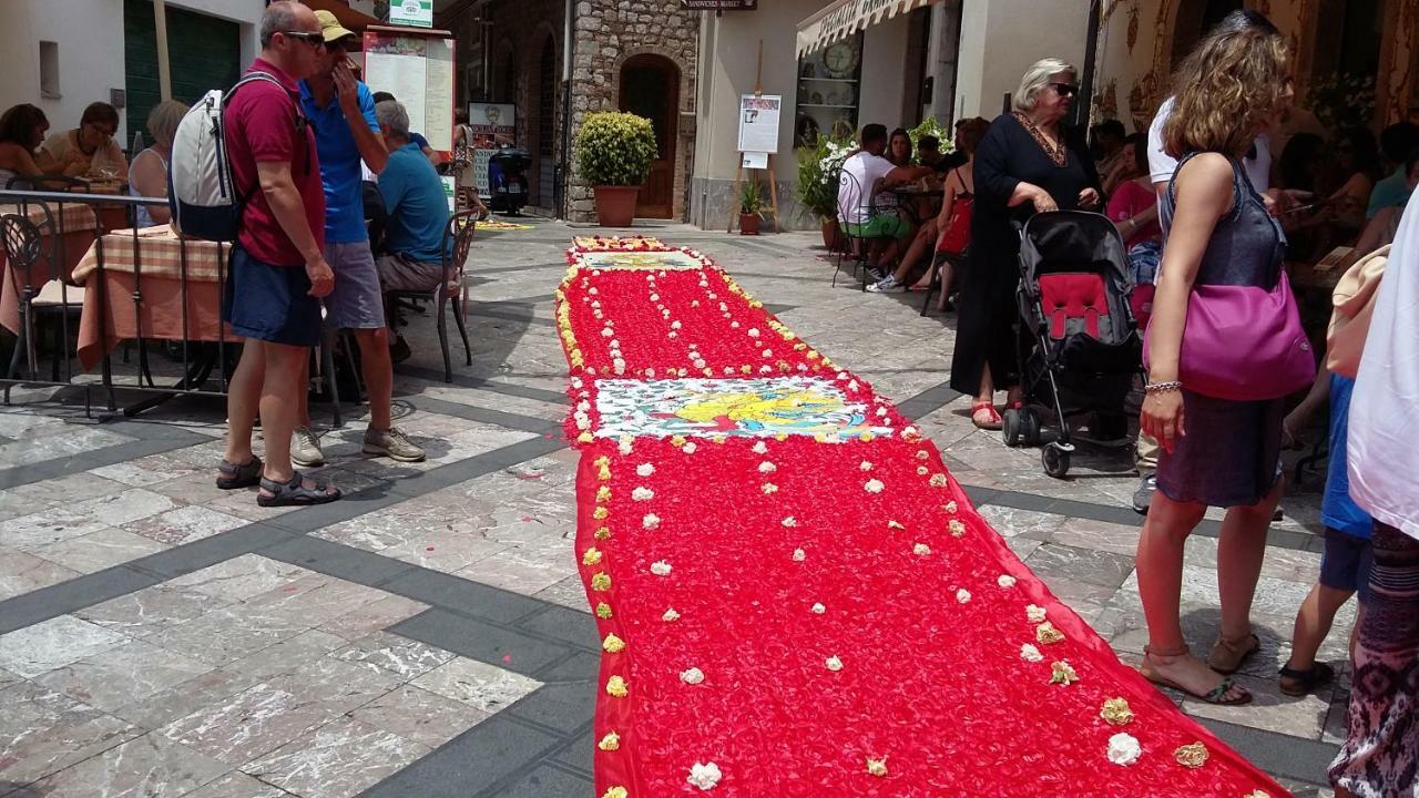 Taormina Rainbow House Daire Dış mekan fotoğraf